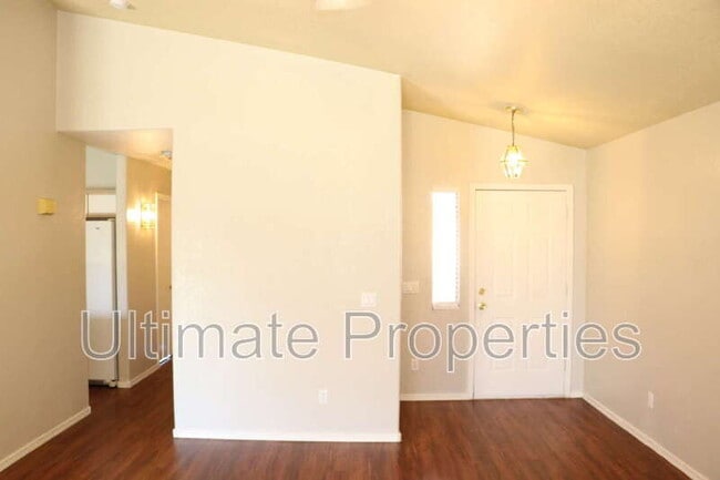 Photo - 9027 W Yale St