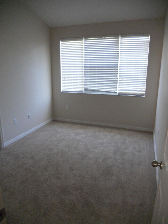 Photo - 3867 74th Way N