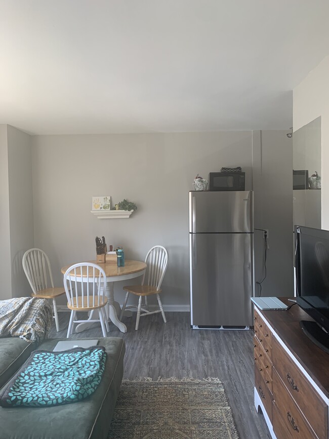 Photo - 11820 Edgewater Dr Unit 423