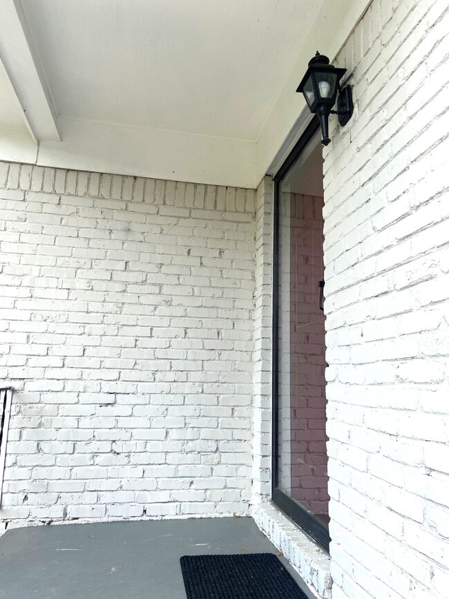 Photo - 1826 Eastridge Dr