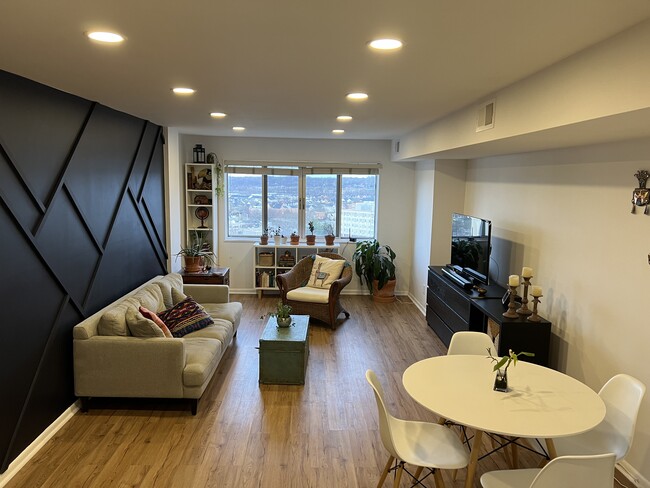 Photo - 5340 Holmes Run Pkwy Unit 14