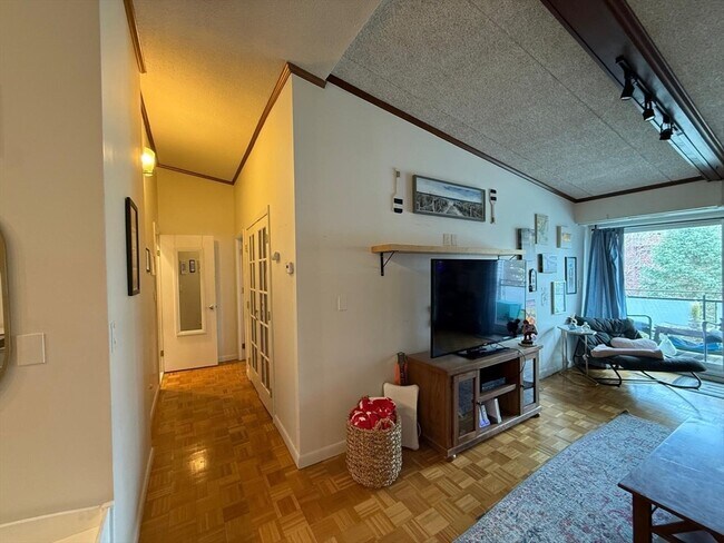 Photo - 57 Broadlawn Park Unit 20B