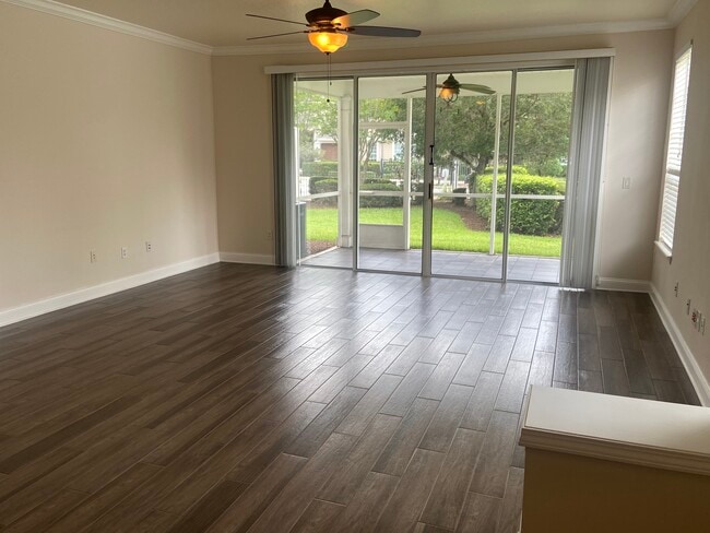 4115 Crownwood Dr