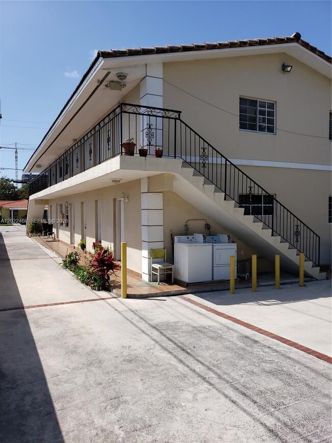 Photo - 2725 SW 25th St Unit 1