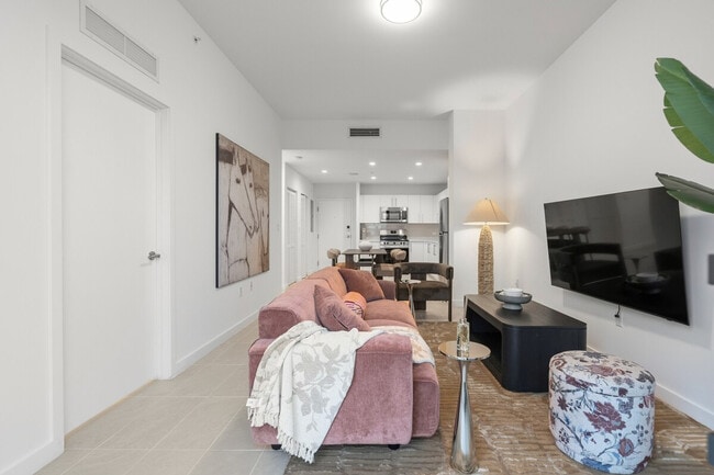 Building Photo - 1201 SW 27th Ave Unit SI ID1574098P