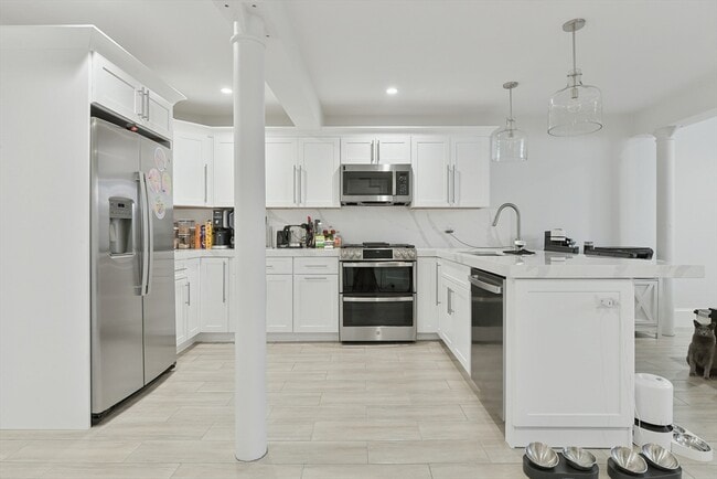 Photo - 467 E 8th St Unit 1A