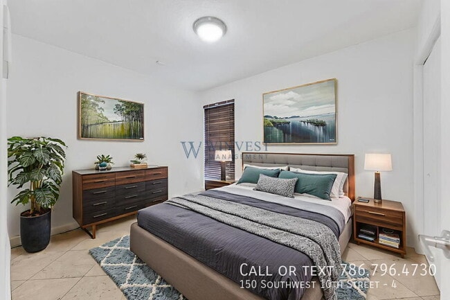 Building Photo - 150 SW 10th St Unit 4