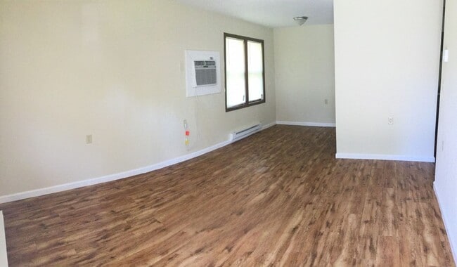 Photo - Calhoun Village Apartments Unit D3