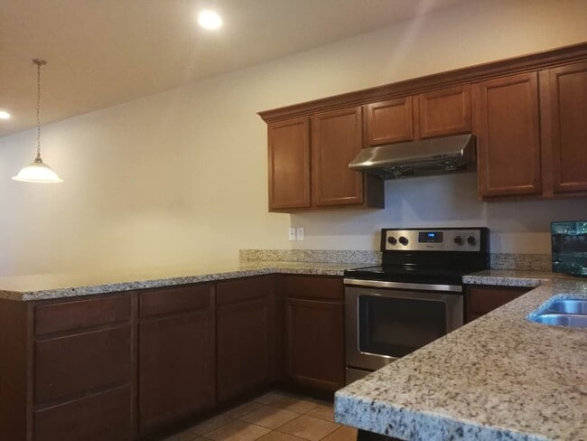 28 W Merrimac Ave