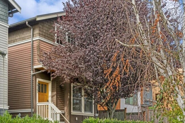 Building Photo - 2 bedroom in Seattle WA 98122 Rental