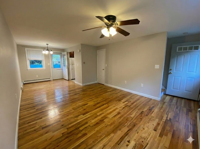 Photo - 144 E Main St