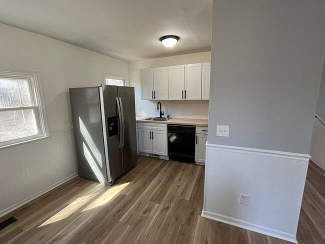 Photo - 7613 Mine Valley Rd