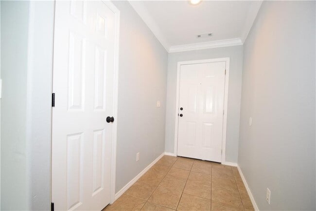 Photo - 903 SW Sandrock Rd