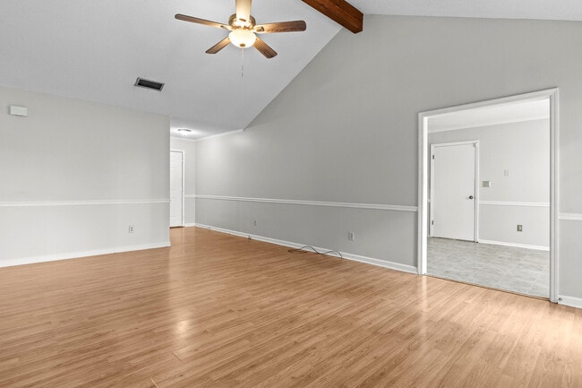 Photo - 622 Ridgefield Dr
