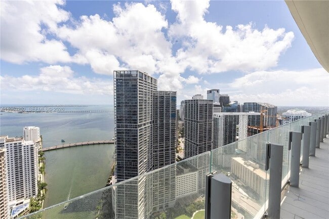 Photo - 300 Biscayne Blvd Way