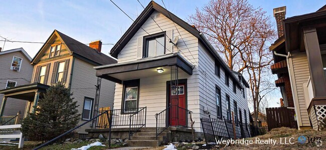 Building Photo - Newly Renovated House in Norwood