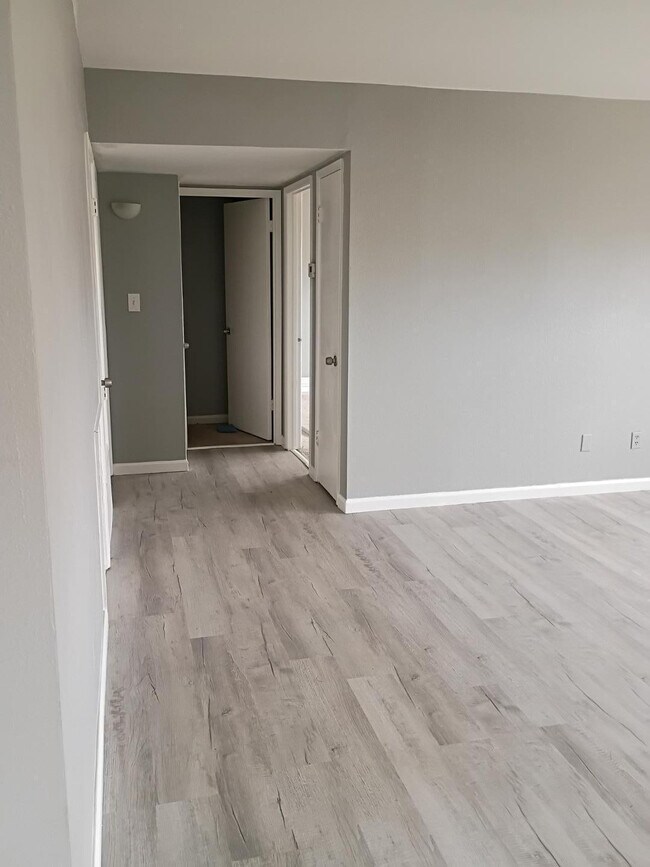 Photo - 2694 E Oakleaf Dr