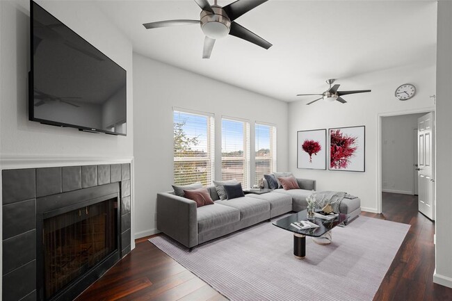 Building Photo - 2414 Longview St Unit 307