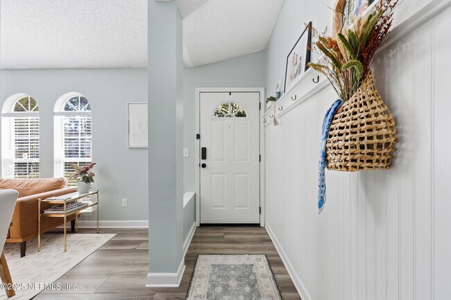 Photo - 2143 Lady Di Ln