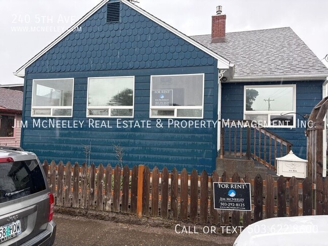 Building Photo - 240 5th Ave