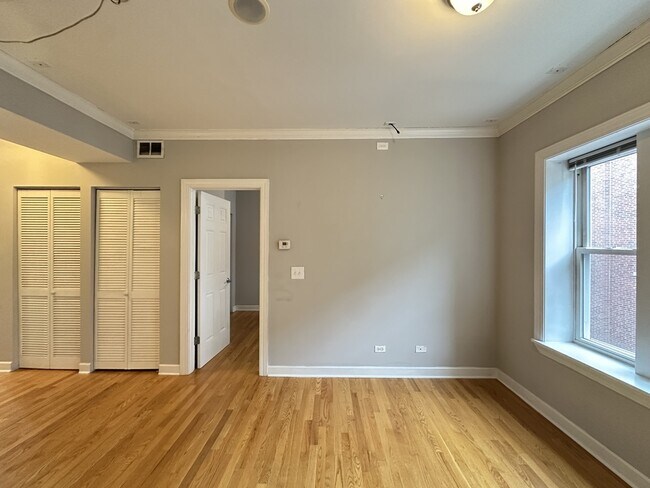 Building Photo - 3259 N Clifton Ave Unit 2w