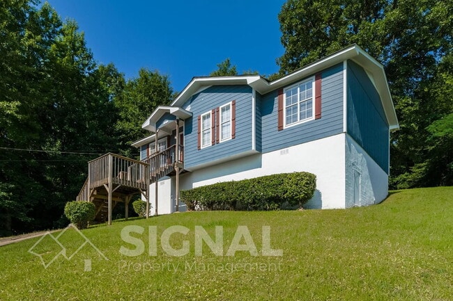 Photo - 1300 Yukon St