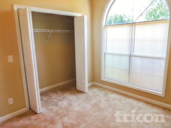 Photo - 1002 Mark Trail