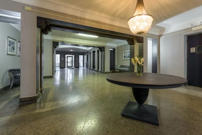 Photo - 1320 E Hyde Park Blvd Unidad 1336-1