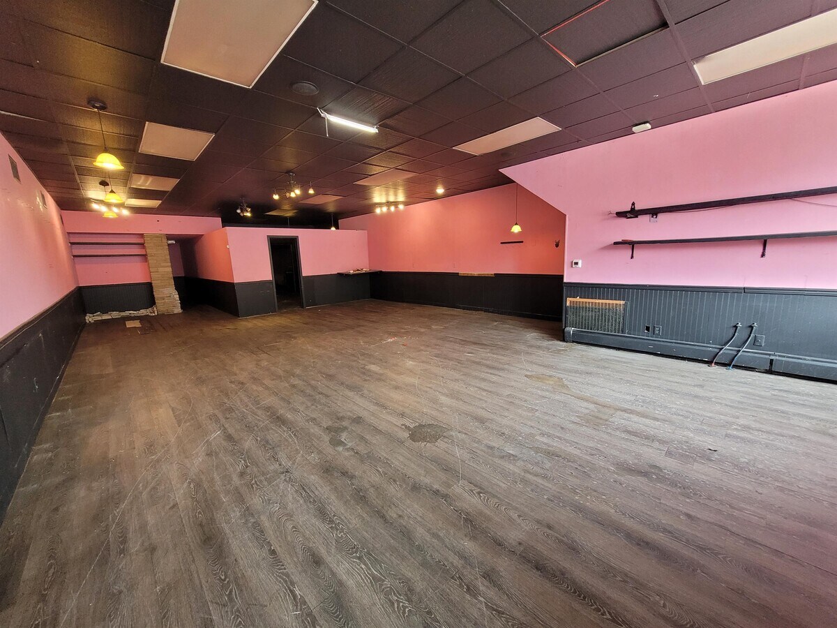 Photo - 107 E 2nd St Unidad 107 Commercial