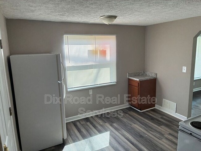 Photo - 3221 W Riverview Ave