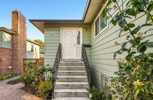Photo - 4204 SE Main St Townhome