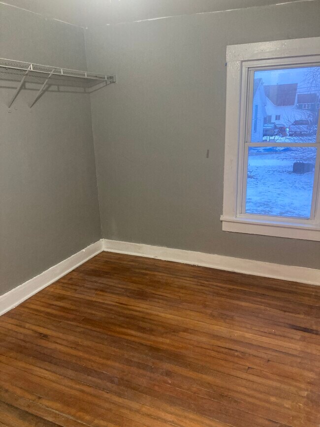 Photo - 87 S Main St Unidad 4 lower rear