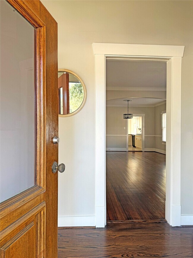 Photo - 1102 Algregg St Casa