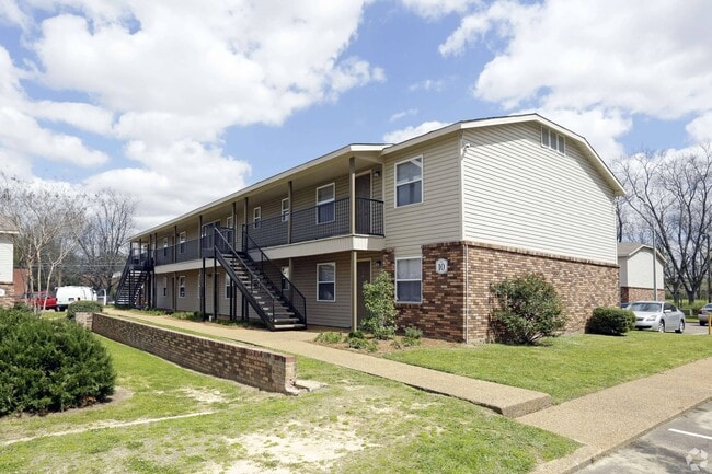 Bienvenido a casa en Briarwood Park!