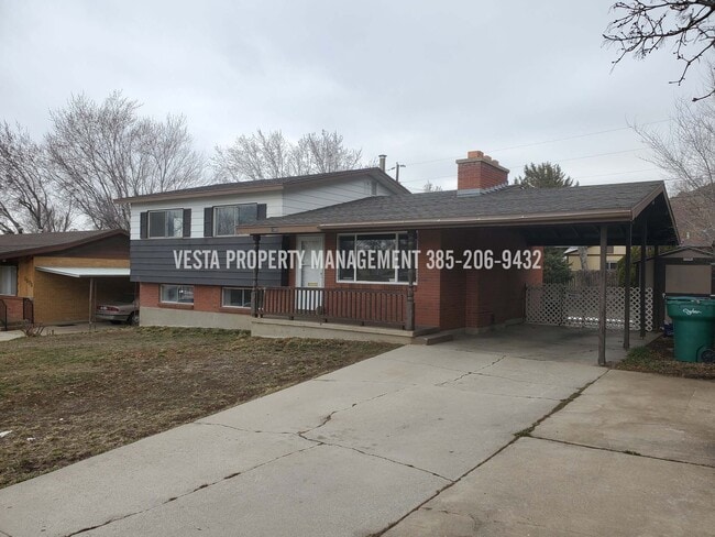 Building Photo - 1380 3rd St