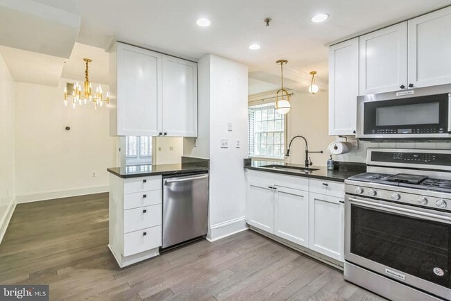 Building Photo - 1750 16th St NW Unit 13