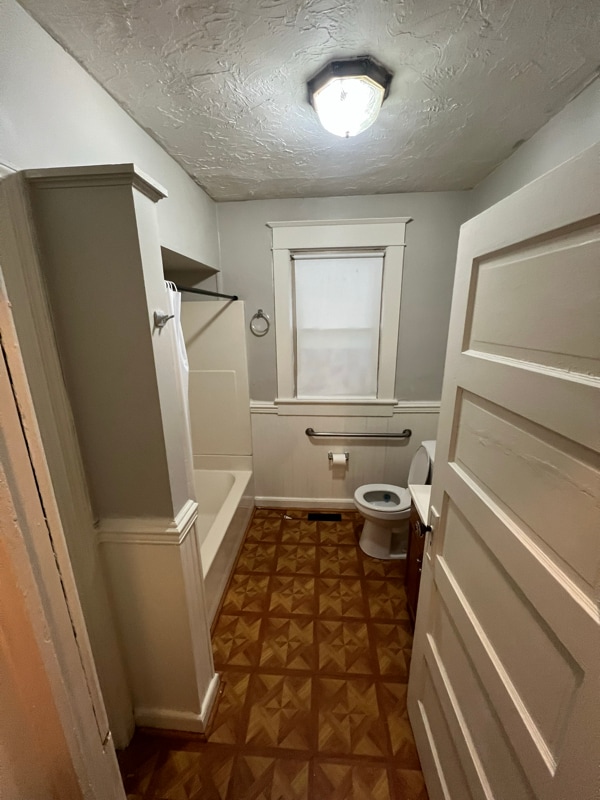 Photo - 1136 Moorland Ave