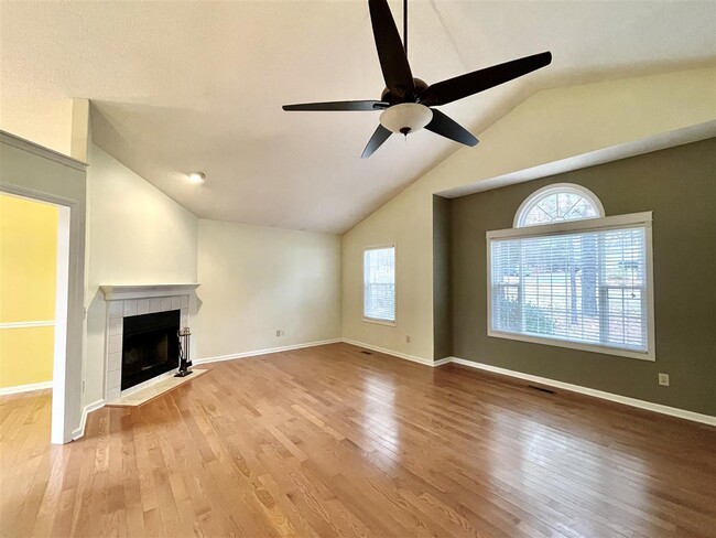 Photo - 75 Spring Lake Dr