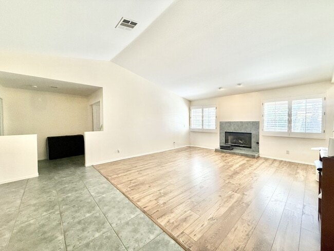 Photo - AVAILABLE NOW!! GORGEOUS 2 BEDROOM 2 BATHROOM Home in Palm Desert!