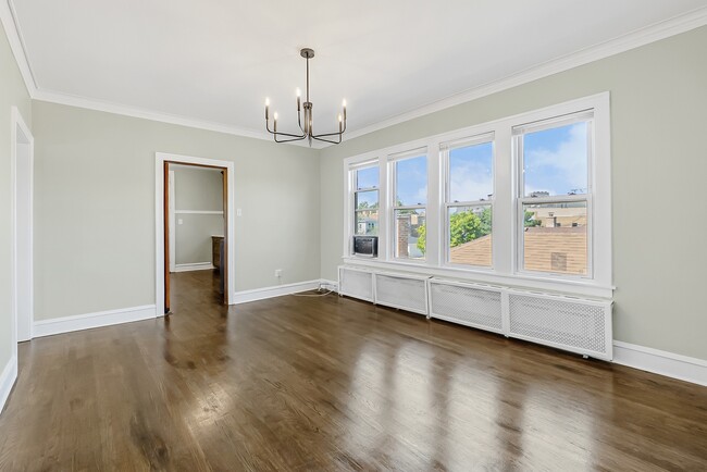 Photo - 5742 N Francisco Ave Unit 2