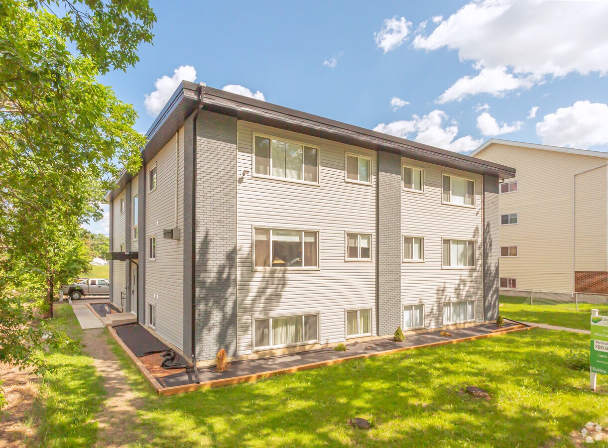 Photo - Michael Manor