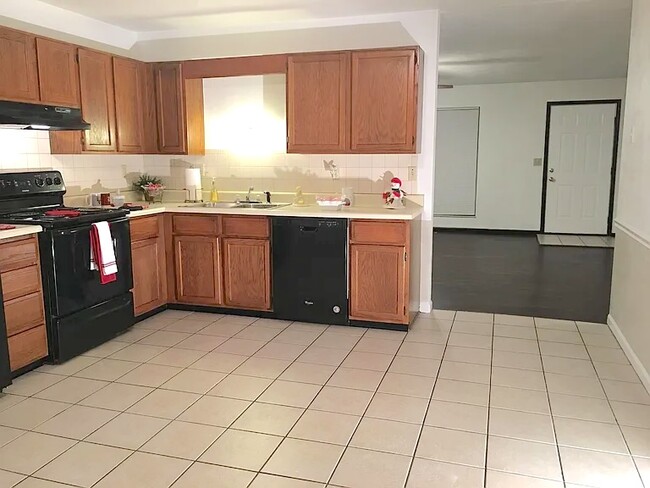 Photo - 412 Nancy Dr