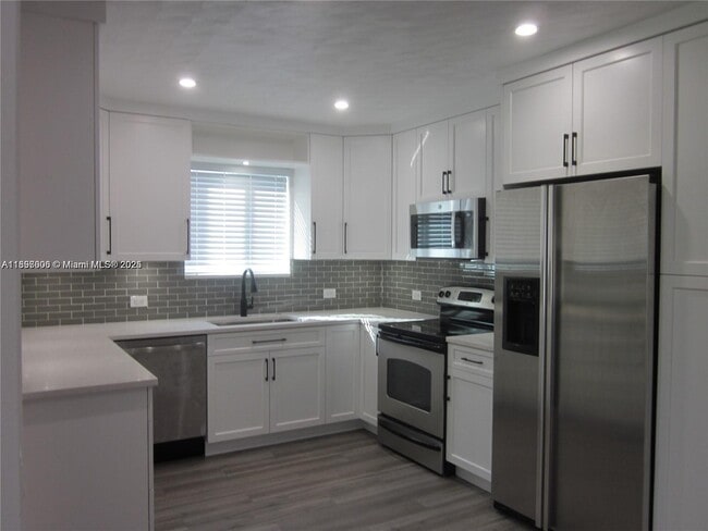 Photo - 7571 Pierce St