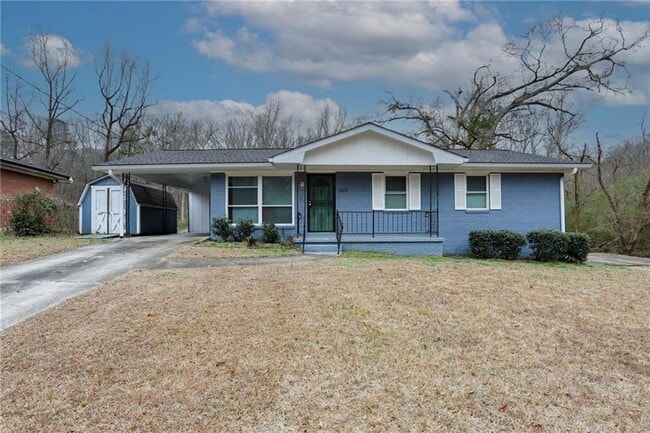 Photo - 667 Tara Cir SE