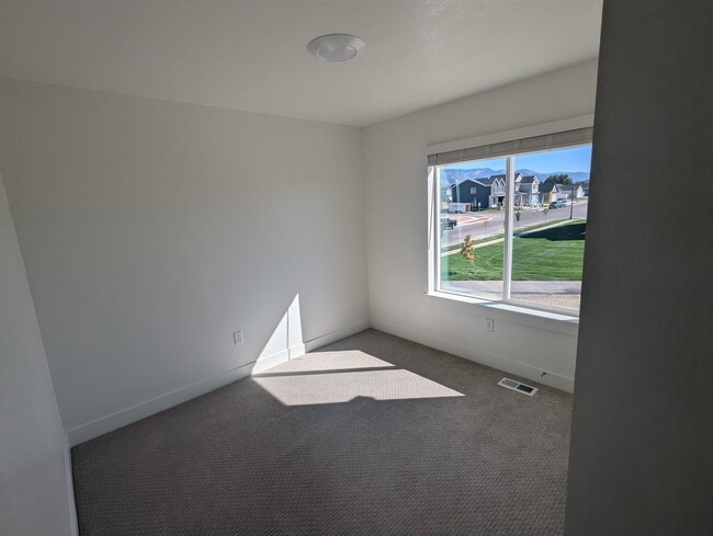 Photo - 616 W 650 N