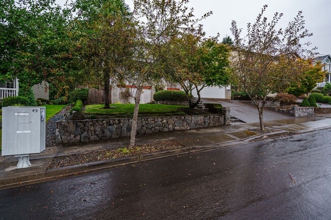 Photo - 4 Bedroom 2.5 Bath with Fenced Backyard in Camas School District