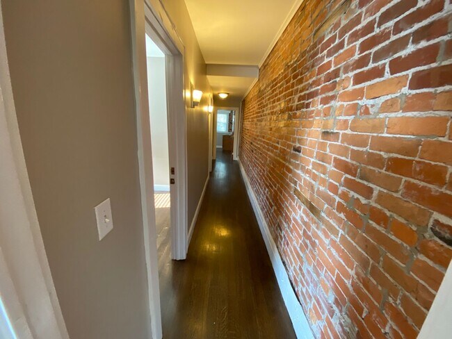 56-58 W 10th Ave