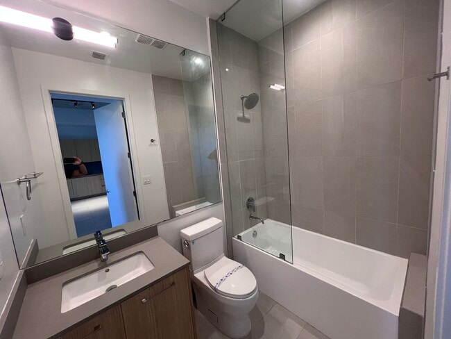 Photo - 145 NW 31st St Unidad B2