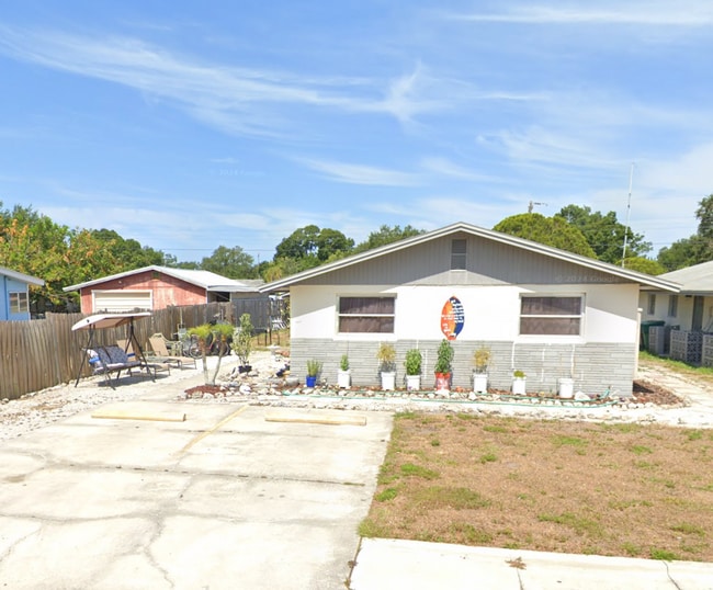 Photo - 2 bed one bath duplex Unidad 1207A 11th Ave W