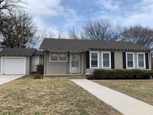 Building Photo - 607 E Hale Ave